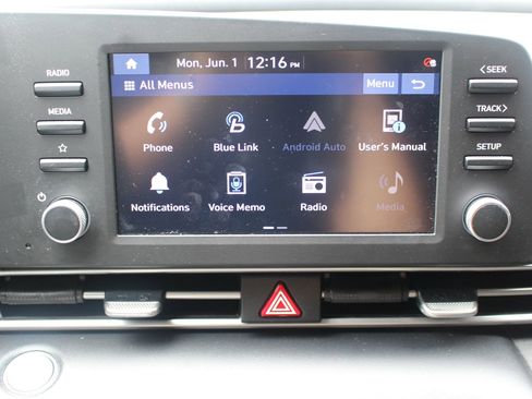 Used 2022 Hyundai Elantra SEL FWD image 28