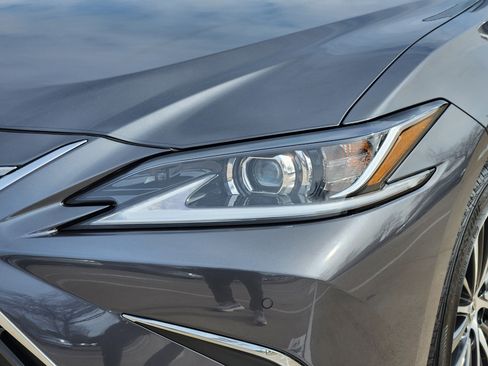Used 2025 Lexus ES 350 w/ Premium Package image 6