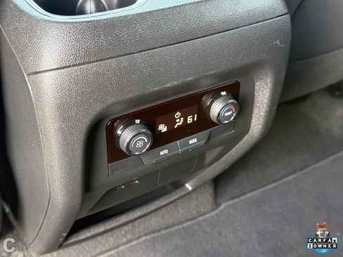 Used 2026 Chevrolet Traverse LT FWD image 27