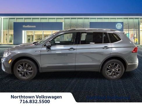 Certified 2024 Volkswagen Tiguan SE image 2