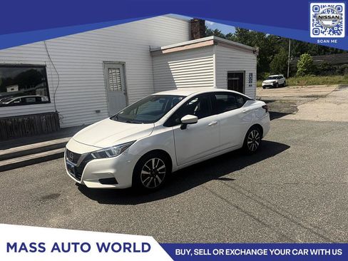 Used 2022 Nissan Versa SV FWD image 2
