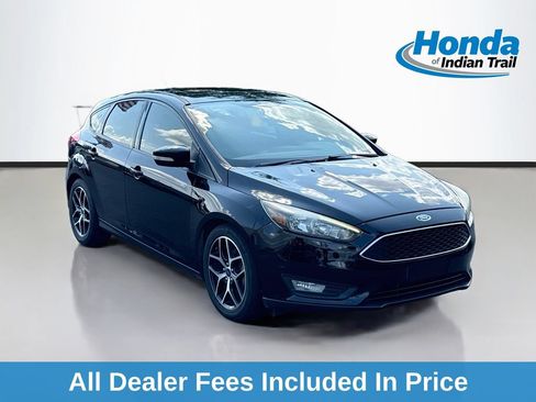 Used 2017 Ford Focus SEL FWD image 1