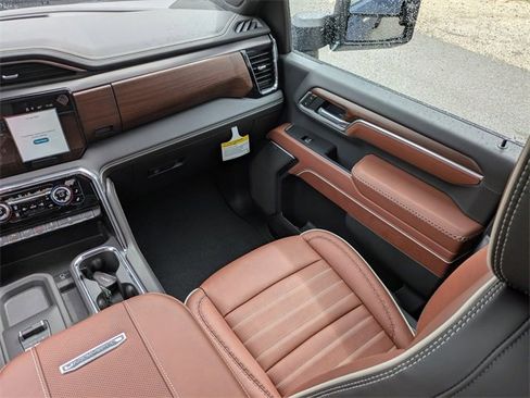 New 2026 GMC Sierra 2500 Denali Ultimate w/ Max Trailering Package image 17