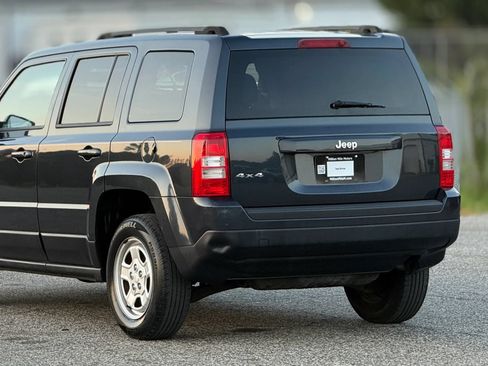 Used 2015 Jeep Patriot Sport w/ Power Value Group AWD/4WD image 16