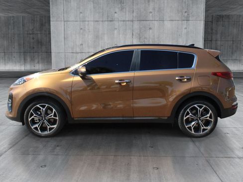 Used 2020 Kia Sportage SX FWD image 2