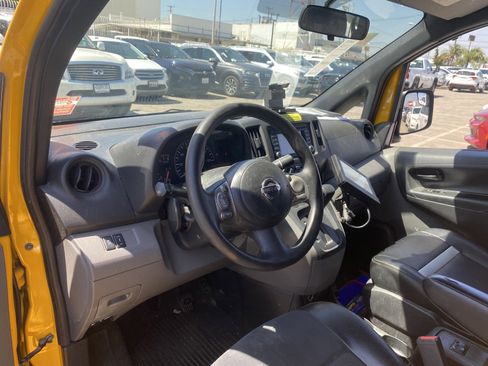 Used 2016 Nissan NV200 image 9