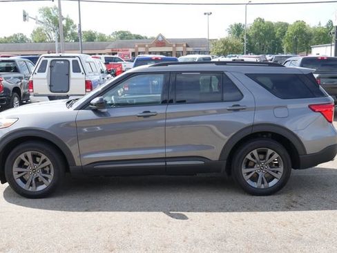 Used 2023 Ford Explorer XLT w/ Equipment Group 202A AWD/4WD image 9