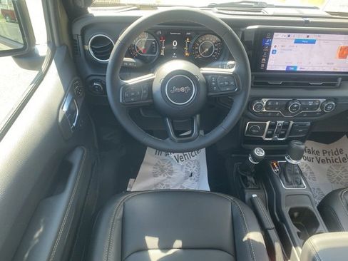 New 2025 Jeep Gladiator Sport image 35