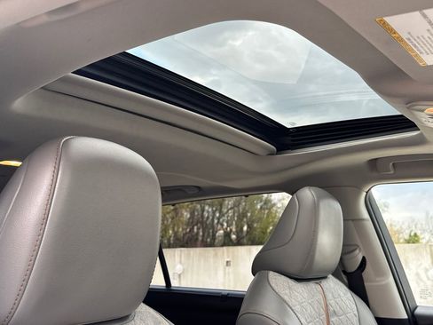 Used 2022 Toyota Highlander Bronze Edition image 15