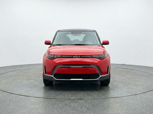 Used 2025 Kia Soul LX w/ LX Technology Package image 2