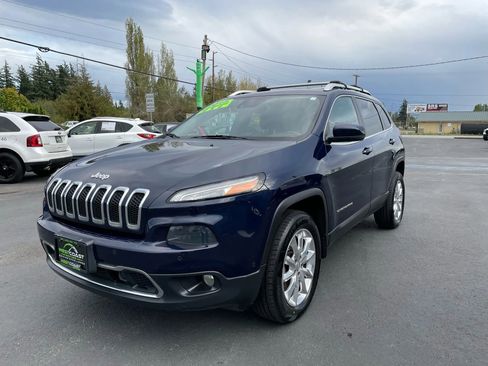 Used 2015 Jeep Cherokee Limited w/ Luxury Group AWD/4WD image 4