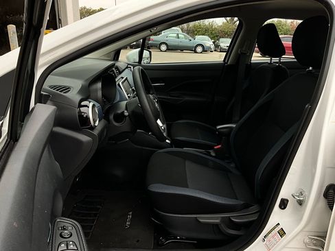 Used 2025 Nissan Versa SV image 10