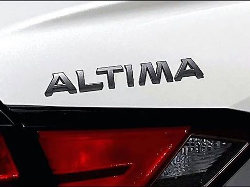 Used 2023 Nissan Altima 2.5 SL AWD/4WD image 8