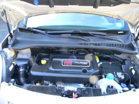 Used 2014 FIAT 500L Lounge image 24