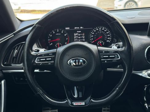 Used 2018 Kia Stinger GT2 RWD image 31