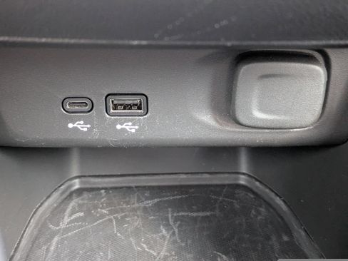 Used 2025 Buick Envista Preferred w/ Convenience I Package image 24