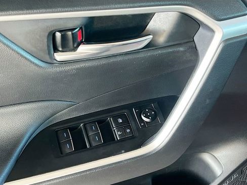 Used 2022 Toyota RAV4 XLE image 11