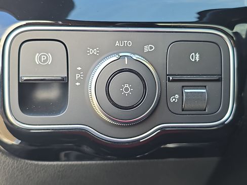 Used 2021 Mercedes-Benz CLA 35 AMG 4MATIC image 25