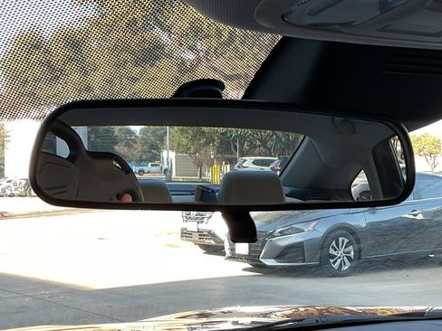 Used 2018 Honda Accord LX image 25