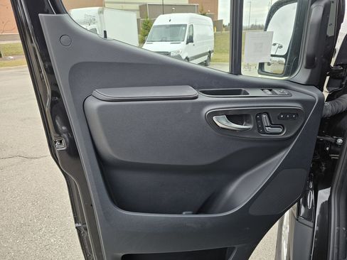 New 2025 Mercedes-Benz Sprinter 2500 image 12