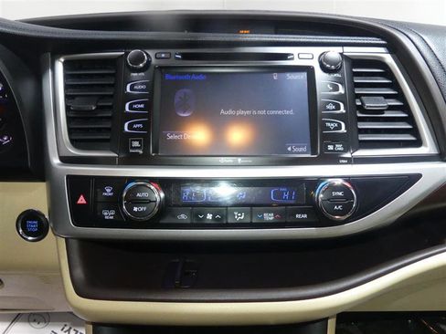 Used 2015 Toyota Highlander Limited Platinum image 36