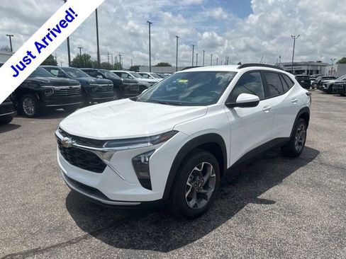 New 2026 Chevrolet Trax LT FWD image 6
