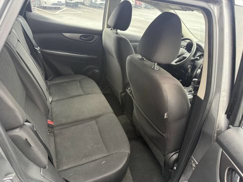 Used 2021 Nissan Rogue Sport S image 16