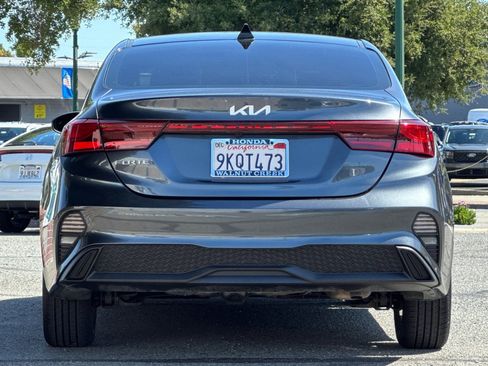Used 2024 Kia Forte LXS w/ LXS Technology Package FWD image 5