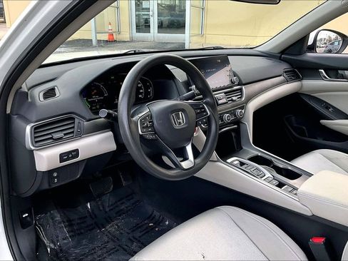 Used 2018 Honda Accord Hybrid image 16