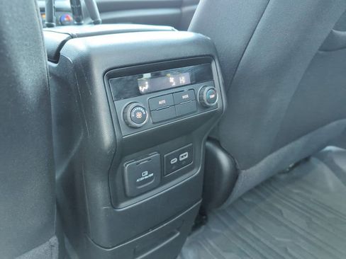 Used 2023 GMC Acadia SLE w/ Driver Convenience Package image 14