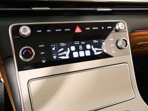 Used 2025 Genesis GV80 3.5T Prestige AWD/4WD image 8