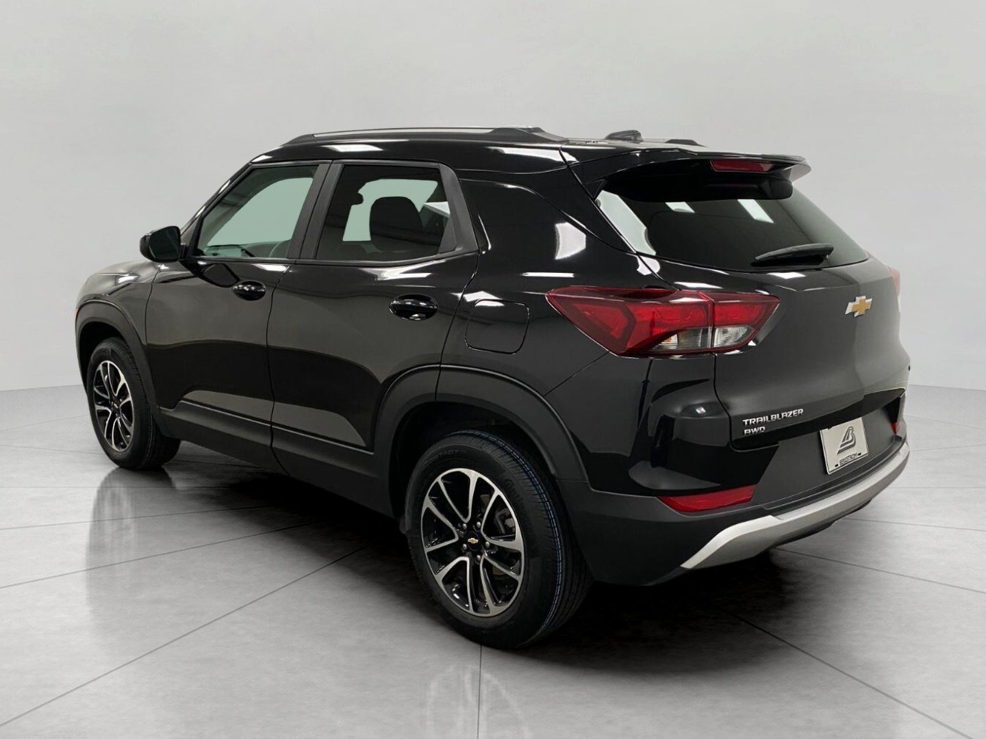 Used 2025 Chevrolet TrailBlazer LT AWD/4WD image 6