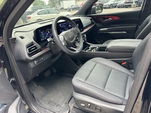 Used 2025 Chevrolet Traverse Z71 w/ Driver Confidence Package AWD/4WD image 12