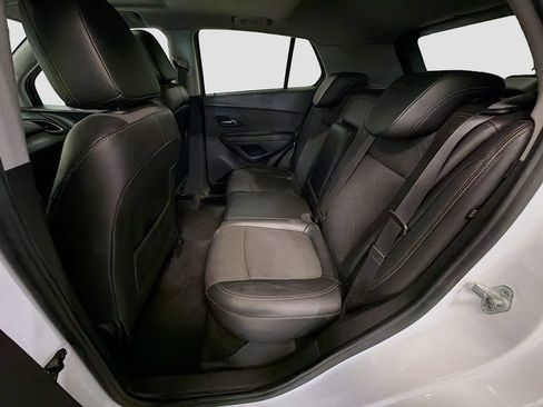 Used 2020 Chevrolet Trax LT w/ Sun & Sound Package FWD image 36