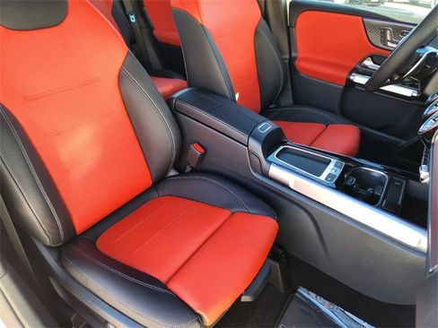 New 2025 Mercedes-Benz GLB 35 AMG 4MATIC image 14