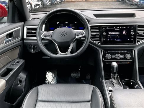 Certified 2022 Volkswagen Atlas Cross Sport SE w/ Black Wheel Package image 5