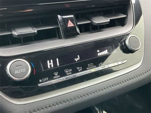 Used 2023 Toyota Corolla SE image 23