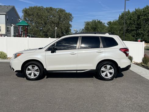 Used 2016 Subaru Forester 2.5i w/ Alloy Wheel Package AWD/4WD image 3