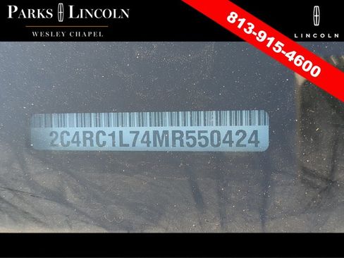 Used 2021 Chrysler Pacifica Touring-L w/ Uconnect Theater Family Group FWD image 16