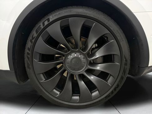 Used 2022 Tesla Model Y Performance AWD/4WD image 27
