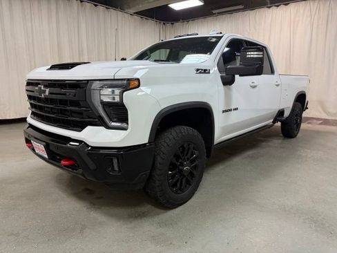 Used 2025 Chevrolet Silverado 3500 LTZ w/ Trail Boss Package AWD/4WD image 18