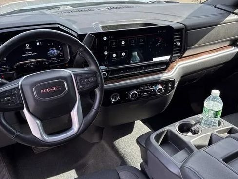 Used 2022 GMC Sierra 1500 Elevation image 13