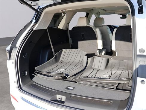 Used 2023 Buick Enclave Avenir w/ Avenir Technology Package image 17