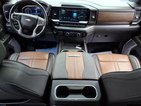 Used 2024 Chevrolet Silverado 2500 High Country w/ Technology Package AWD/4WD image 8
