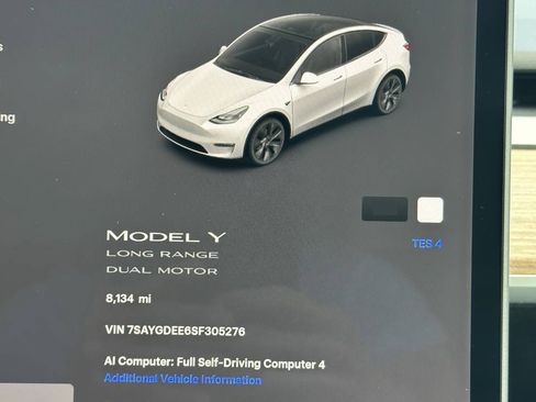 Used 2025 Tesla Model Y Long Range AWD/4WD image 35