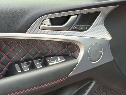 Used 2022 Genesis G70 3.3T image 24