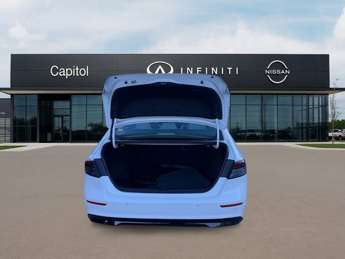 Used 2023 Honda Accord Touring image 9