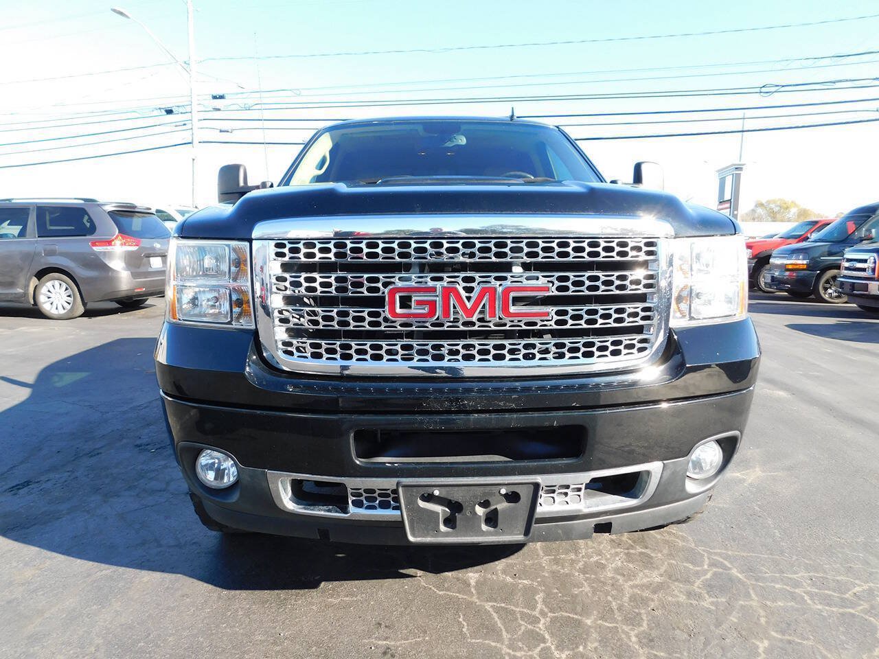 Used 2014 GMC Sierra 2500 Denali w/ Suspension Package, Off-Road AWD/4WD image 29