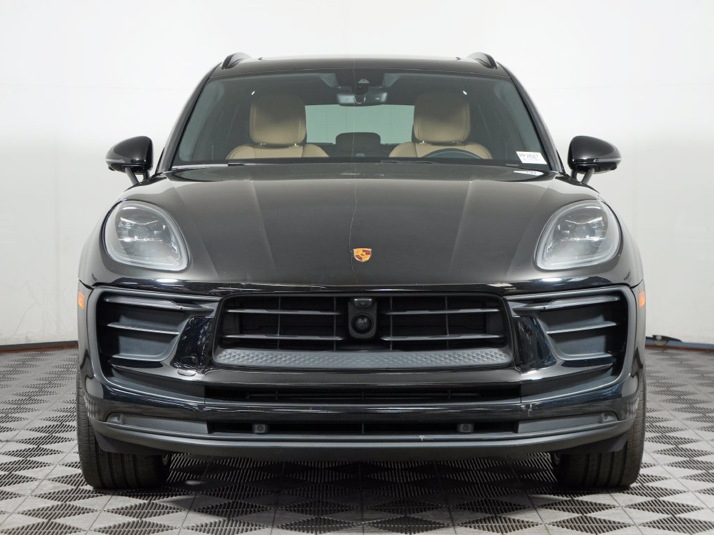 Certified 2024 Porsche Macan w/ Premium Plus Package AWD/4WD image 10
