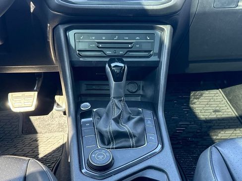Used 2024 Volkswagen Tiguan SE R-Line AWD/4WD image 32
